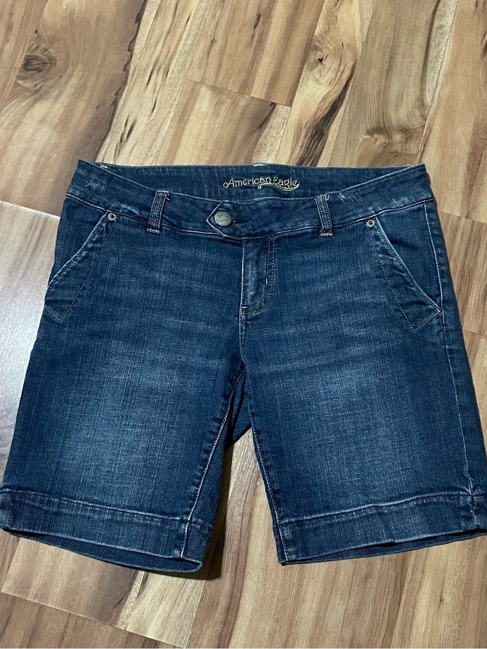 VTG American Eagle Denim Shorts Womens 8 Blue Midi Low Rise Trouser Hem Y2K